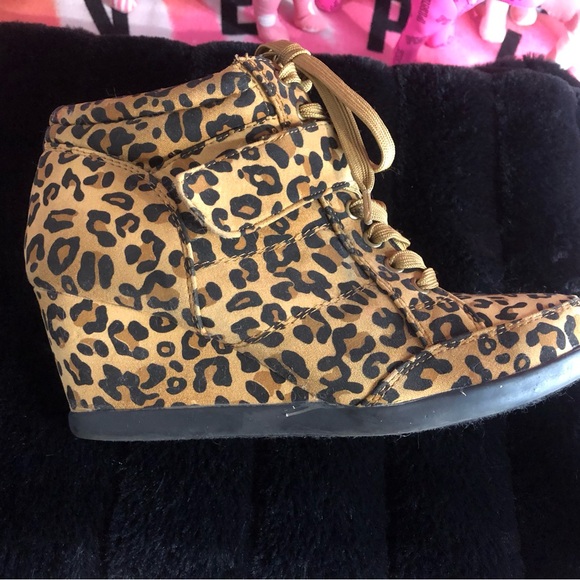 NWOT Forever 21 Leopard High-Top Bootie Sneakers - Picture 6 of 9